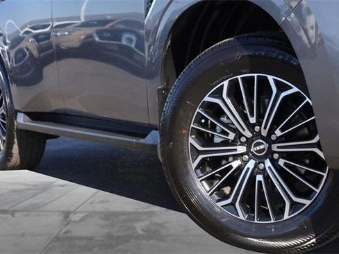 Used 2025 Nissan Armada SL w/ Captain's Chari Seat Package image 3