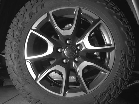 Used 2025 Jeep Compass Trailhawk AWD/4WD image 15