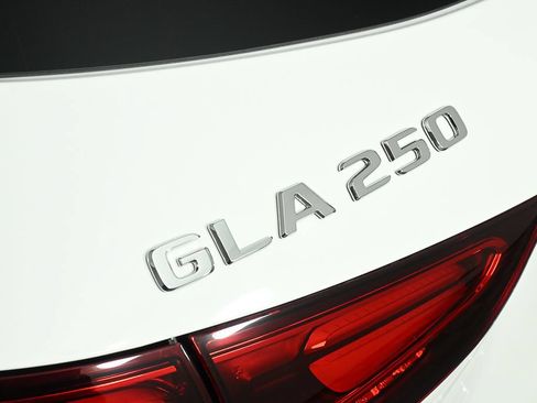 Certified 2026 Mercedes-Benz GLA 250 image 28