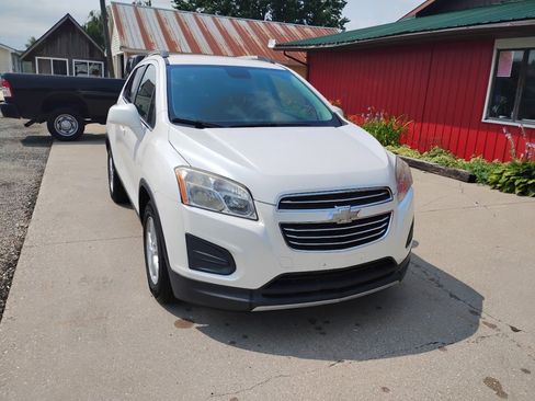 Used 2015 Chevrolet Trax LT w/ LT Plus Package FWD image 2