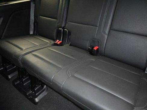 Used 2025 Chevrolet Tahoe Z71 AWD/4WD image 17