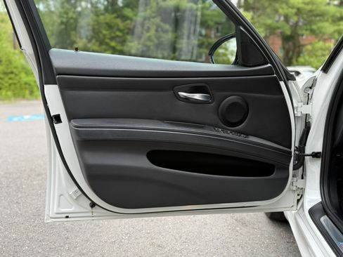 Used 2011 BMW M3 Sedan RWD image 13