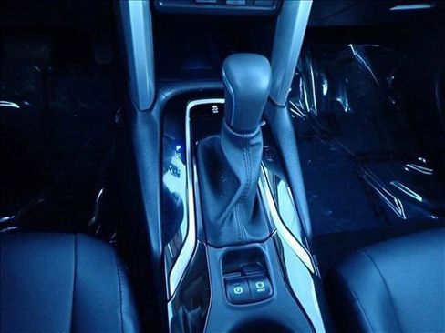 Used 2023 Toyota Corolla Cross XLE image 22