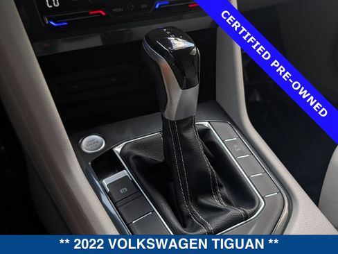 Used 2022 Volkswagen Tiguan SE FWD image 32
