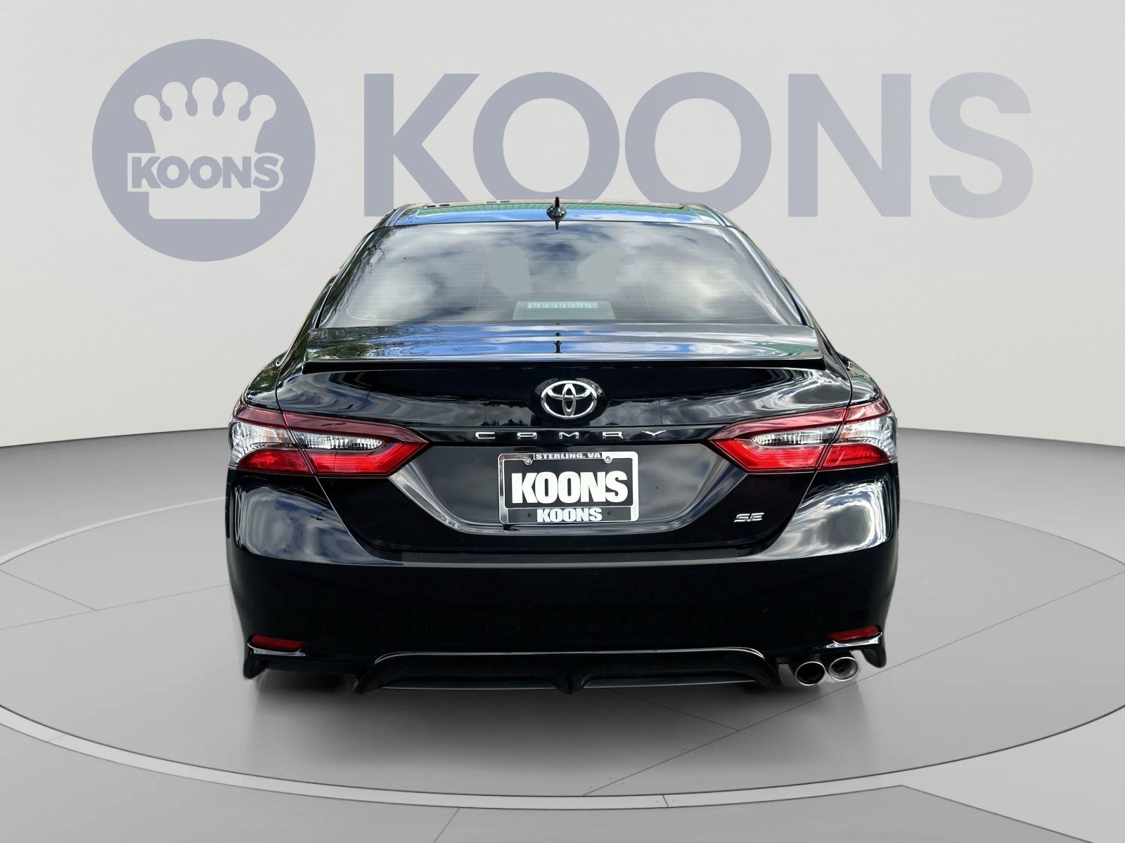 Used 2024 Toyota Camry SE w/ Cold Weather Package FWD image 10