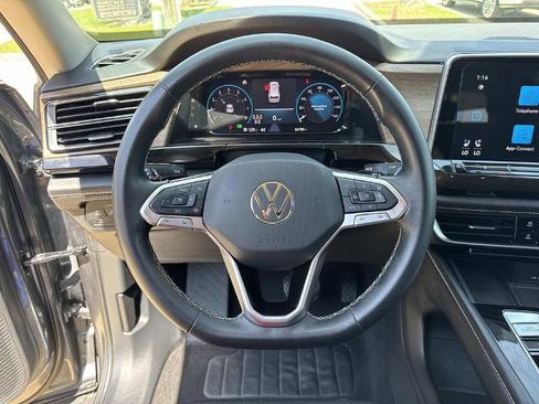 Used 2024 Volkswagen Atlas SE FWD image 23
