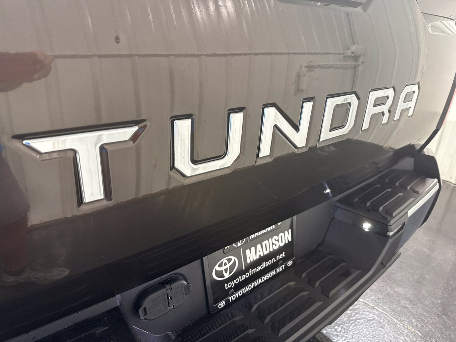 Used 2024 Toyota Tundra Limited w/ Power Package AWD/4WD image 54