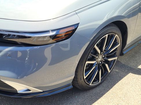 Used 2025 Honda Accord Touring image 3