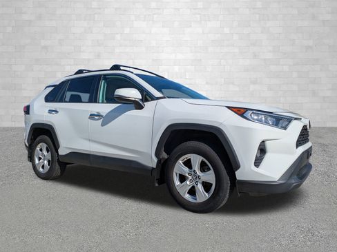 Used 2019 Toyota RAV4 XLE w/ Convenience Package image 1