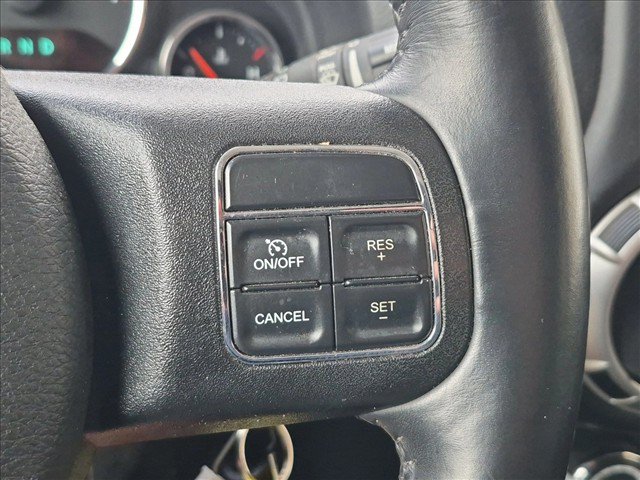 Used 2018 Jeep Wrangler Unlimited Rubicon w/ Connectivity Group AWD/4WD image 12