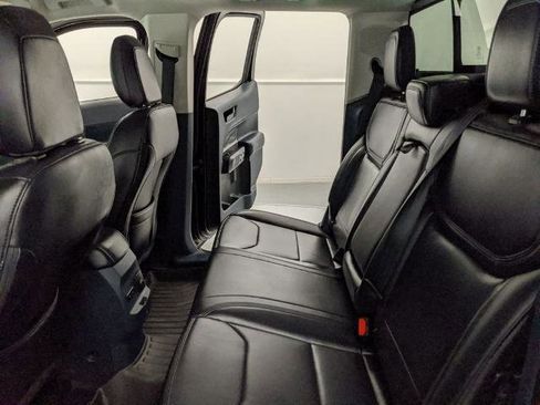 Certified 2025 Ford Maverick Lariat w/ Black Appearance Package image 20