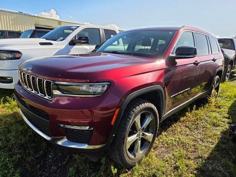 Used 2021 Jeep Grand Cherokee L Limited AWD/4WD image 3