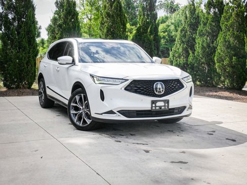 Used 2024 Acura MDX SH-AWD w/ Technology Package image 2