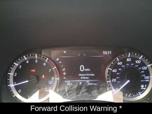 Used 2024 Toyota Highlander XLE AWD/4WD image 16