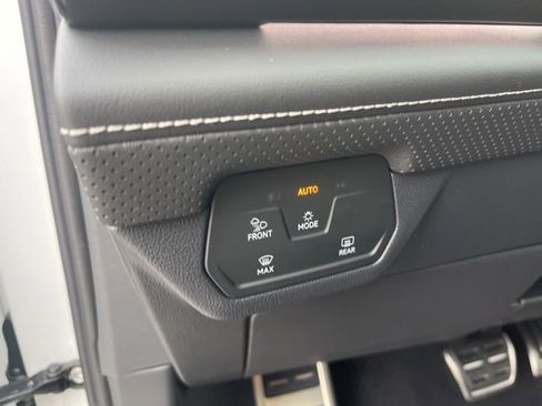 New 2026 Volkswagen Atlas Cross Sport SEL R-Line AWD/4WD image 8