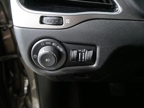 Used 2021 Jeep Cherokee Latitude Lux 80th Anniv w/ Quick Order Package 26U 80TH image 26