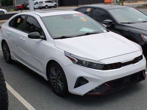 Used 2022 Kia Forte GT-Line w/ GT-Line Premium Package FWD image 2