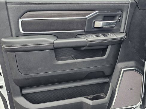 New 2026 RAM 2500 Laramie AWD/4WD image 17