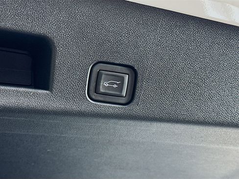 Used 2025 Buick Enclave Preferred image 31