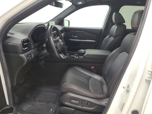 Used 2025 Honda Pilot TrailSport image 20