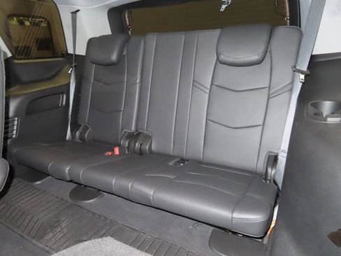 Used 2018 Cadillac Escalade Premium Luxury image 21