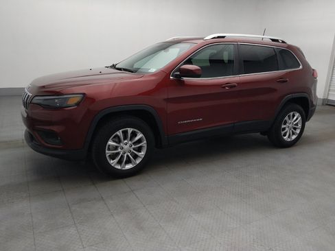 Used 2019 Jeep Cherokee Latitude w/ Popular Appearance Group AWD/4WD image 2