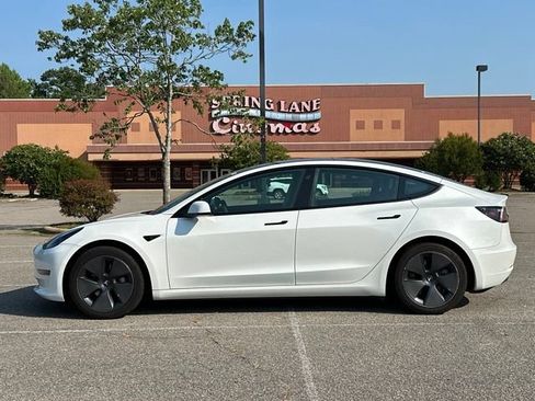 Used 2021 Tesla Model 3 Standard Range Plus RWD image 2