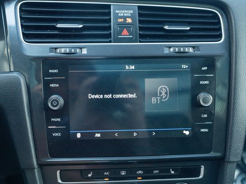 Used 2018 Volkswagen Golf SE FWD image 29