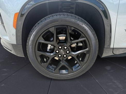 Used 2026 Chevrolet Traverse RS FWD image 14