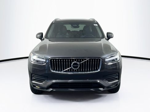 Used 2023 Volvo XC90 B5 Core AWD/4WD image 2