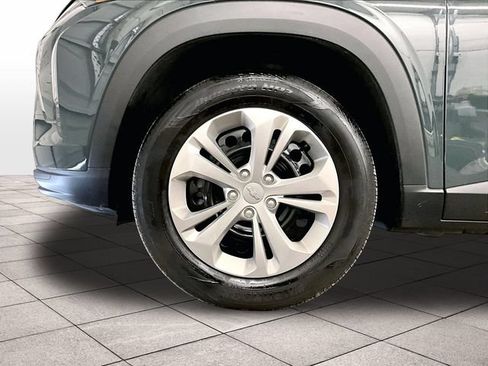 Used 2026 Chevrolet Trax LS FWD image 8