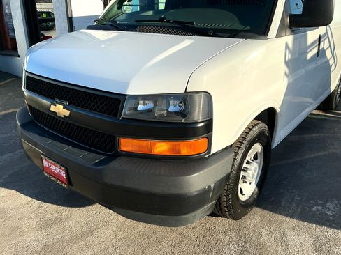 Used 2020 Chevrolet Express 3500 w/ Driver Convenience Package image 22