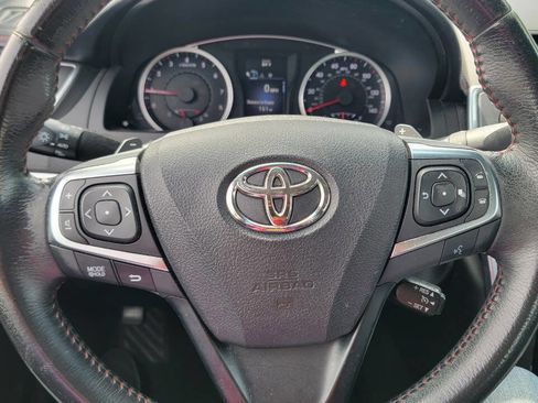 Used 2017 Toyota Camry SE image 8