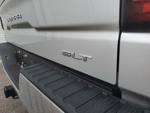 Used 2022 GMC Sierra 1500 SLT w/ SLT Premium Package image 8