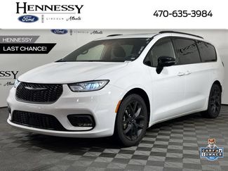Used 2025 Chrysler Pacifica Limited FWD video 1