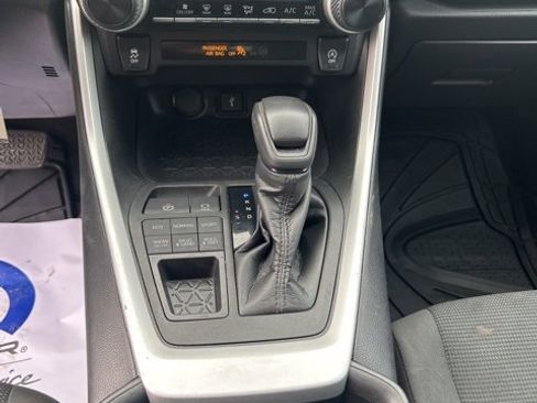 Used 2021 Toyota RAV4 LE image 21