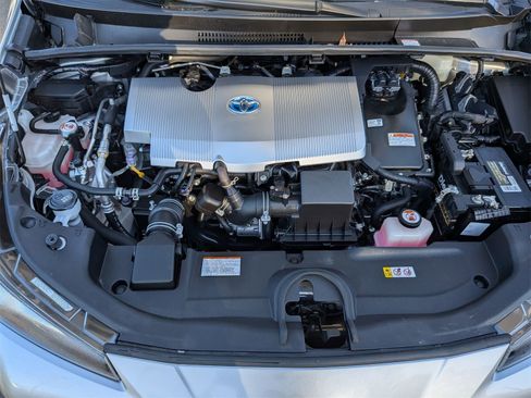 Used 2021 Toyota Prius XLE image 38