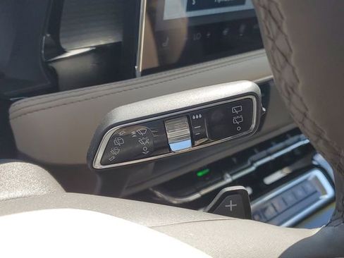 Certified 2023 Lincoln Corsair AWD w/ Equipment Group 101A image 16