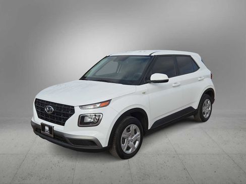 Used 2020 Hyundai Venue SE image 4