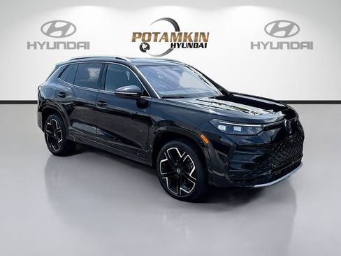Used 2025 Volkswagen Tiguan SEL R-Line AWD/4WD image 3