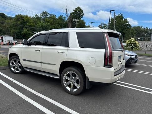 Used 2015 Cadillac Escalade Luxury AWD/4WD image 4