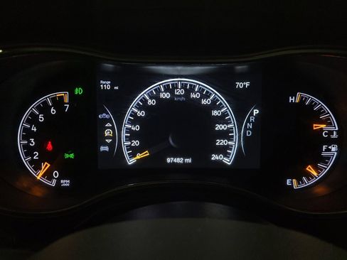 Used 2018 Jeep Grand Cherokee Laredo AWD/4WD image 23