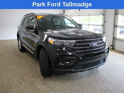 Used 2023 Ford Explorer XLT AWD/4WD image 8