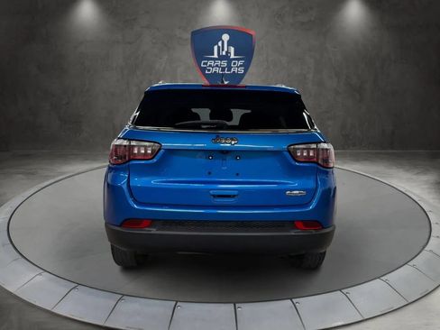 Used 2019 Jeep Compass Latitude w/ Cold Weather Group FWD image 4