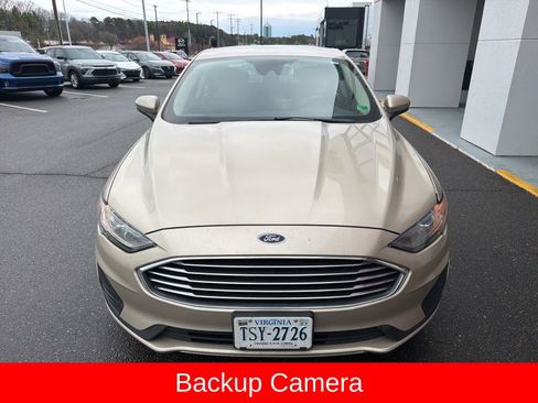 Used 2019 Ford Fusion SE image 1