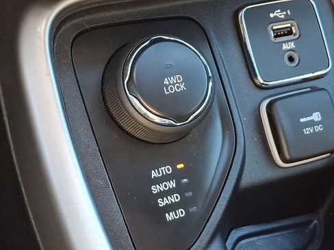 Used 2020 Jeep Compass Latitude w/ Popular Equipment Group AWD/4WD image 24
