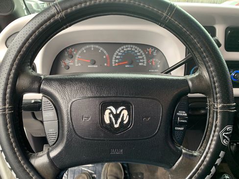 Used 1998 Dodge Ram 1500 Truck Quad Cab 6.5-ft. Bed 4WD image 11