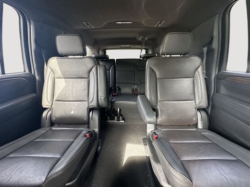 Used 2023 Chevrolet Suburban High Country w/ Premium Package 2 AWD/4WD image 13