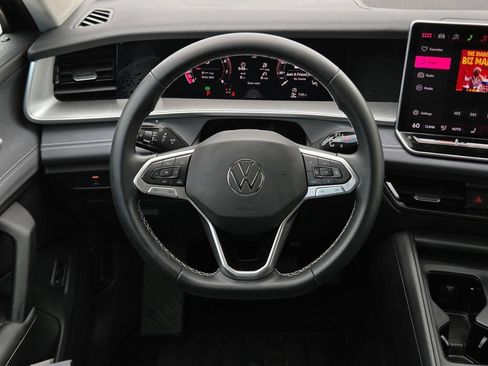 Used 2026 Volkswagen Tiguan SE FWD image 23