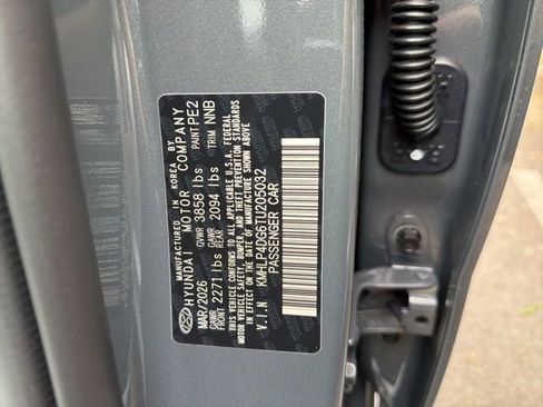 New 2026 Hyundai Elantra Limited FWD image 36